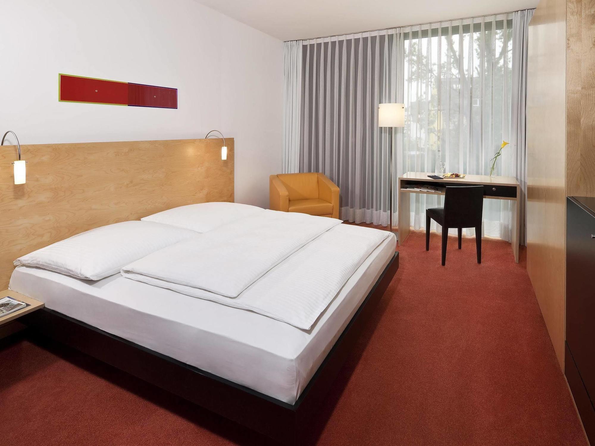 Innside By Melia Duesseldorf Seestern المظهر الخارجي الصورة